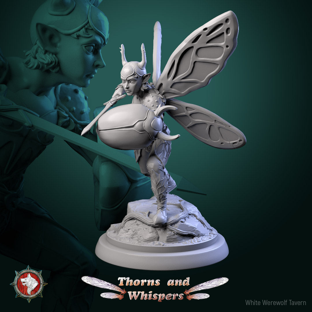 Amber Wing Warden -  aus der Reihe Thorns and Whispers von White Werewolf Tavern